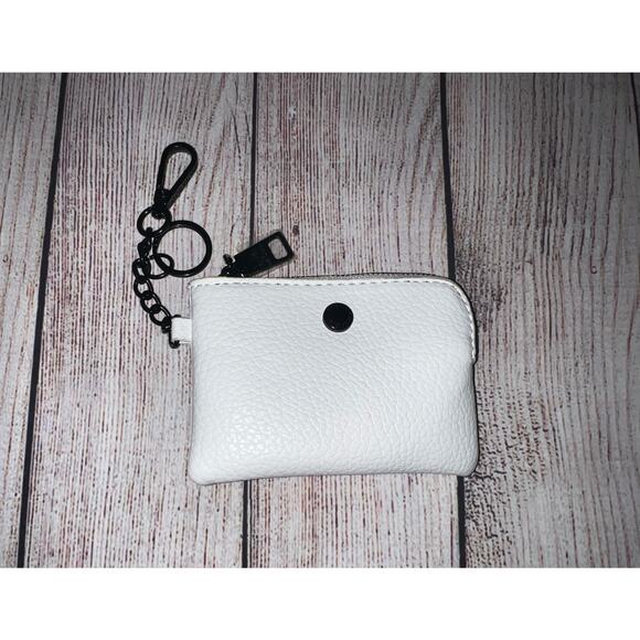 Steve Madden Wallet Coin Purse White Logo Name Bag Charm Key Chain Change - Picture 1 of 5